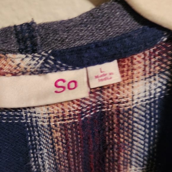 Woman's Hooded Plaid Shirt - Picture 7 of 7